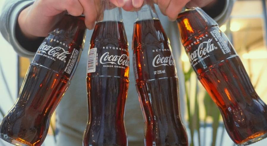 Refresqueras acuerdan bajar az&uacute;car y calor&iacute;as de sus bebidas