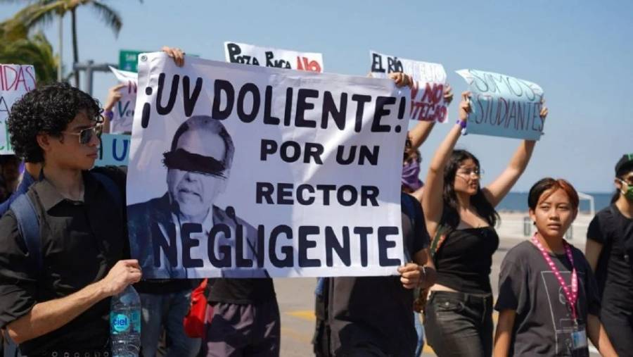 Estudiantes de la Universidad Veracruzana exigen justicia por muerte de Diana Jael: “no fue la lluvia, fue la negligencia”