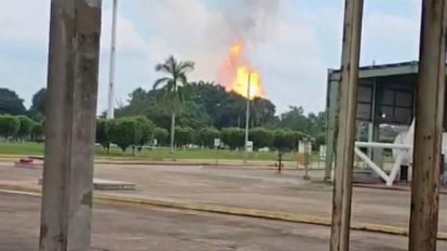 Explosión en el Complejo Procesador de Gas Cactus de Pemex genera evacuación