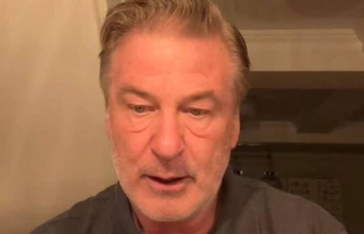 ¿Cu&aacute;l es el estado de salud de Alec Baldwin, tras fuerte accidente automovil&iacute;stico?