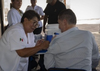 Inicia en Quer&eacute;taro la campa&ntilde;a de vacunaci&oacute;n contra la influenza