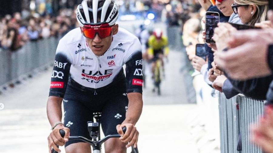 Isaac del Toro cierra 2025 con 16 victorias y consolida su ascenso en el ciclismo internacional
