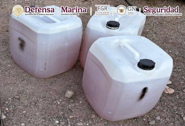 Autoridades federales decomisan drogas y químicos en operativos en Sinaloa