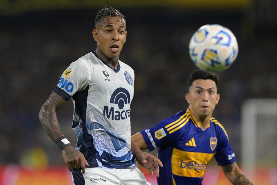 Futbolista colombiano Sebastián Villa absuelto en causa por abuso sexual