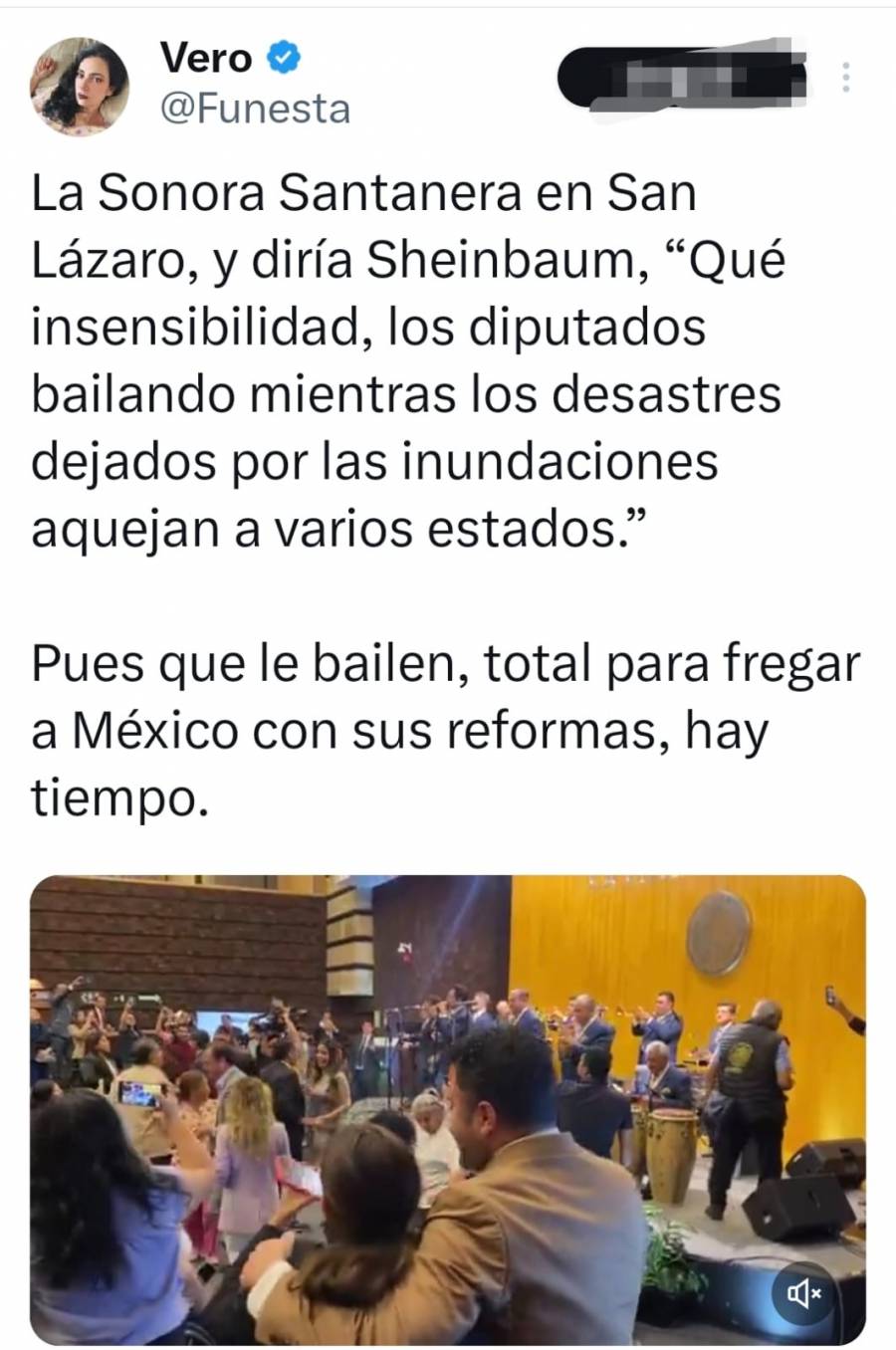 Critican a diputados de Morena por bailar con la Sonora Santanera en medio de la emergencia por inundaciones