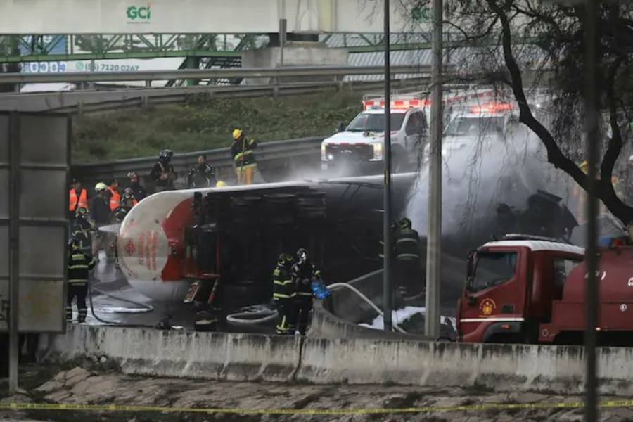 Aumenta a 32 el n&uacute;mero de fallecidos por la explosi&oacute;n de pipa en Iztapalapa