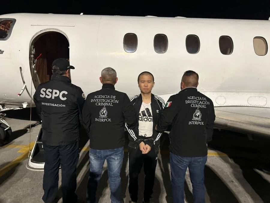 México entrega a EE.UU. al presunto narco chino Zhi Dong Zhang tras gestiones del gabinete de seguridad