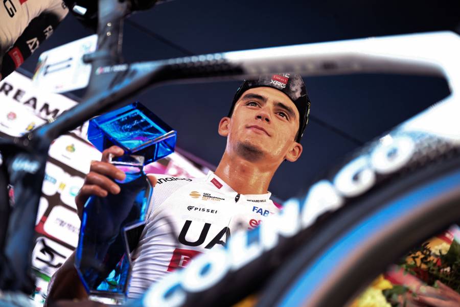 Isaac del Toro se consagra bicampeón nacional de ciclismo en Ensenada
