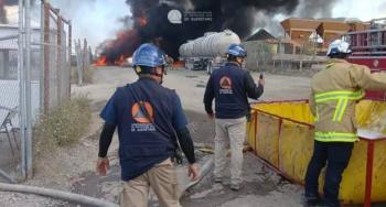 Atienden incendio en planta concretera de Saldarriaga; dos personas resultan lesionadas