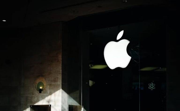 Apple alcanza una valoraci&oacute;n de 4 billones de d&oacute;lares y se consolida entre las empresas m&aacute;s valiosas del mundo