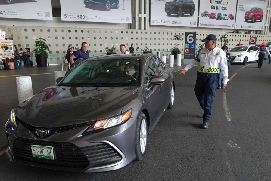 Servicios de transporte digital podr&aacute;n operar sin multas en varios aeropuertos