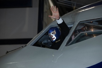 Blue Demon Jr., leyenda de la lucha libre, hospitalizado tras accidente automovil&iacute;stico