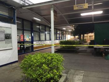 Vandalizan y grafitean Facultad de Ciencias Pol&iacute;ticas de la UNAM