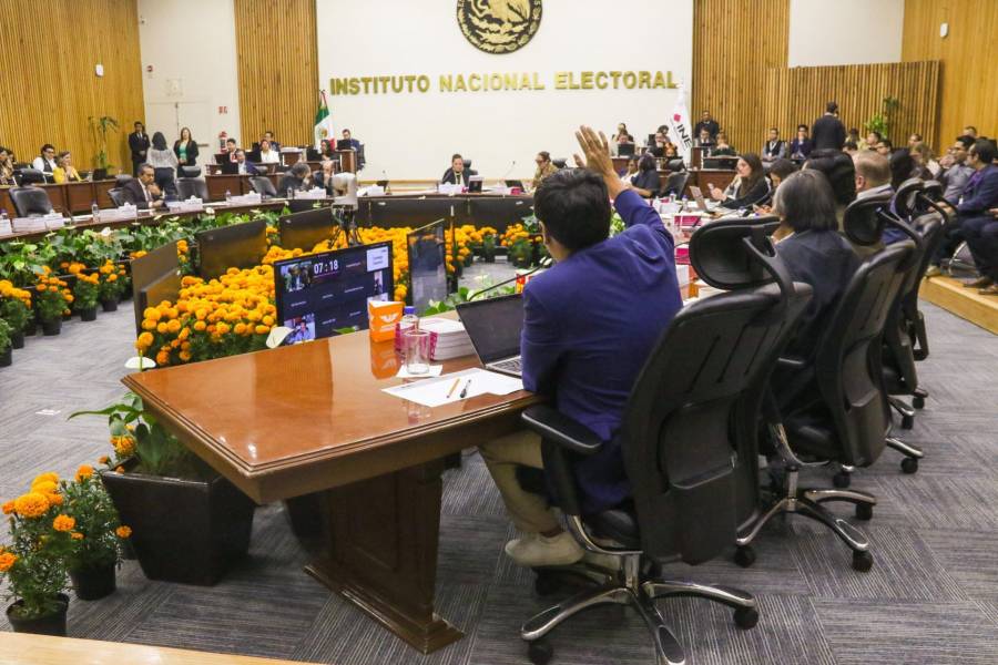 INE analiza la viabilidad del voto electrónico