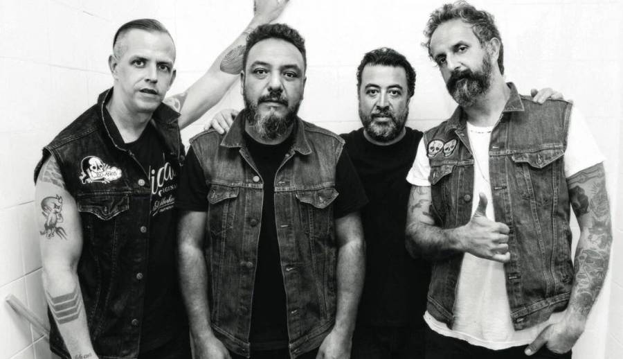 Molotov celebra 30 a&ntilde;os de irreverencia y rock en el Palacio de los Deportes