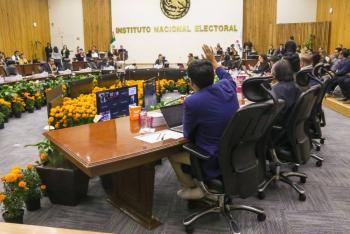 INE analiza la viabilidad del voto electr&oacute;nico