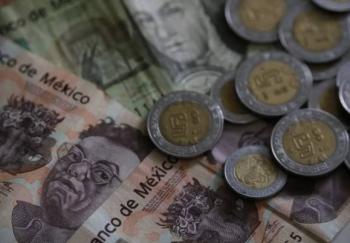 El peso mexicano cae por contracci&oacute;n econ&oacute;mica y fortalecimiento del d&oacute;lar