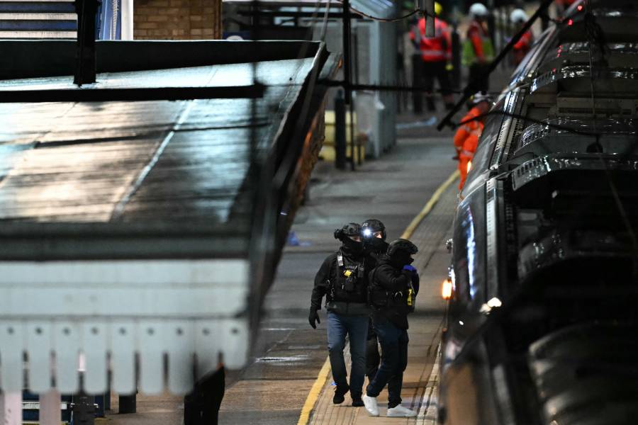 Lo que se sabe del ataque con arma blanca en un tren en Inglaterra