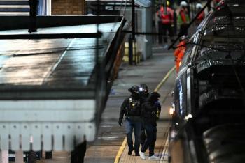 Lo que se sabe del ataque con arma blanca en un tren en Inglaterra