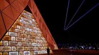 Inauguran el Gran Museo Egipcio a los pies de las pir&aacute;mides