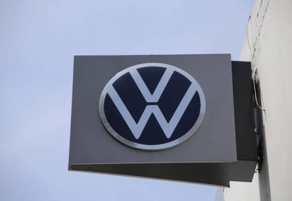 Caída operativa de Volkswagen por aranceles de EE.UU. y ajustes en su marca de lujo