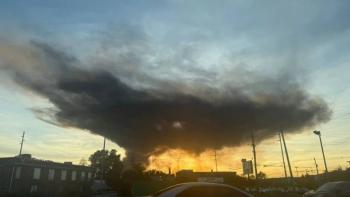 Incendio en aeropuerto Muhammad Ali de Louisville tras ca&iacute;da de avi&oacute;n de carga deja heridos