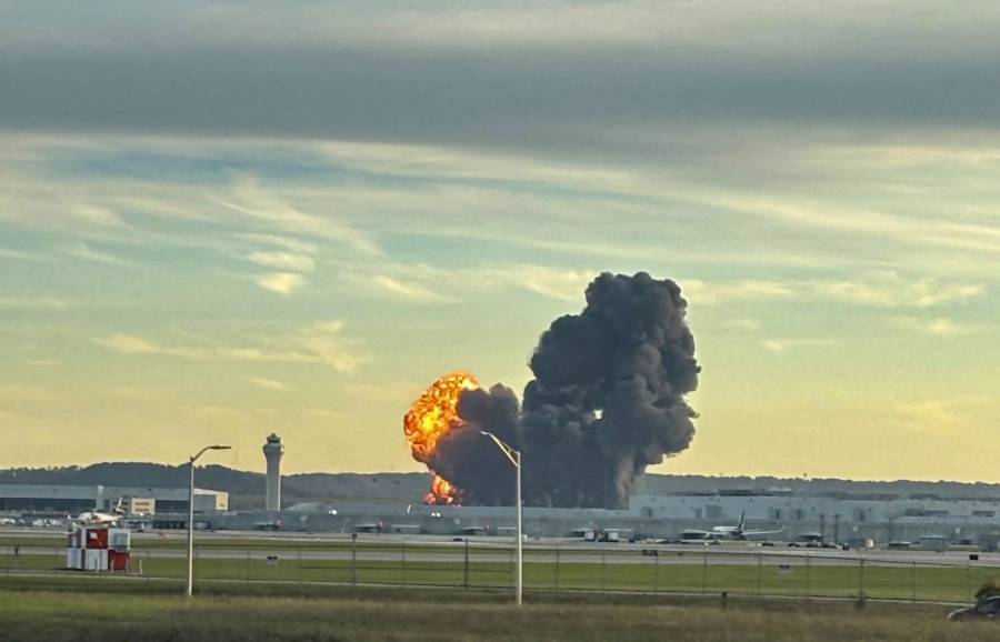 Sigue aumentando n&uacute;mero de muertos por accidente de avi&oacute;n de carga en EEUU