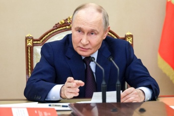 Putin dice que Rusia est&aacute; considerando retomar los ensayos nucleares