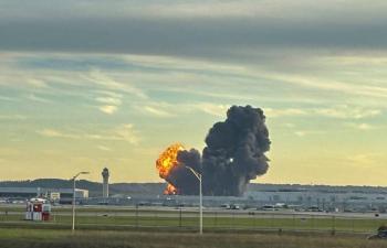Sigue aumentando n&uacute;mero de muertos por accidente de avi&oacute;n de carga en EEUU