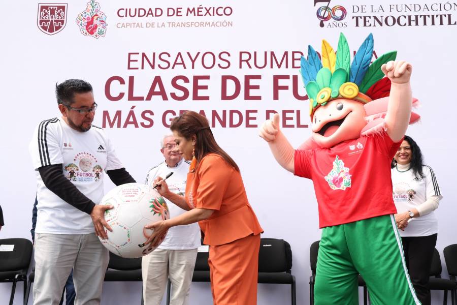 Clara Brugada inaugura ensayos para romper Récord Guinness de la Clase de Futbol Más Grande del Mundo y presenta decálogo rumbo al Mundial 2026