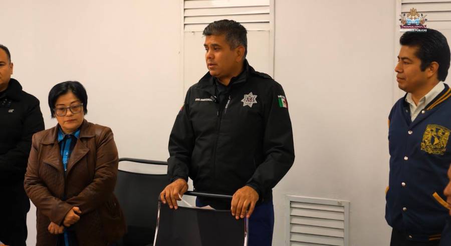 UNAM imparte cursos de ingl&eacute;s a polic&iacute;as de Neza
