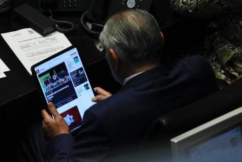 Reubican a fot&oacute;grafos en el Senado tras captar a legislador de Morena en actividad ajena a la sesi&oacute;n