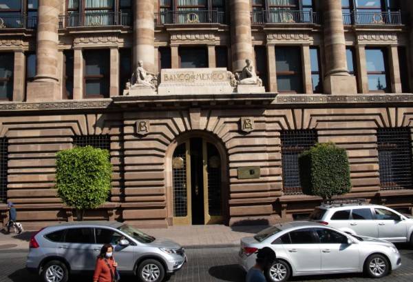 Banxico reduce tasa de inter&eacute;s a 7.25% y suma once recortes consecutivos