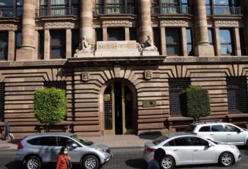 Banxico reduce tasa de inter&eacute;s a 7.25% y suma once recortes consecutivos