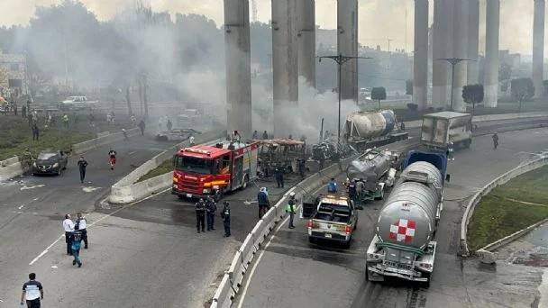 Dan de alta a los dos menores lesionados por explosión de pipa en el Puente de la Concordia, Iztapalapa