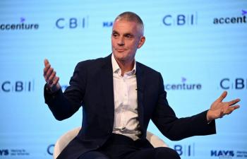 El director general de BBC anuncia su dimisi&oacute;n tras edici&oacute;n enga&ntilde;osa de discurso de Trump
