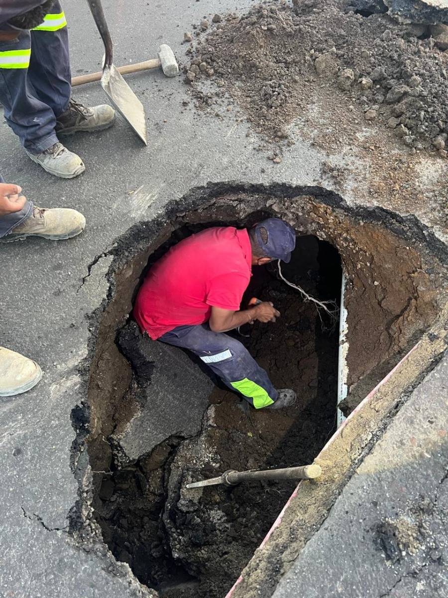 Socav&oacute;n pone en duda la calidad de obra en ciclov&iacute;a reci&eacute;n construida en Tlalpan