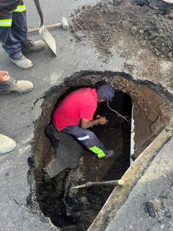 Socav&oacute;n pone en duda la calidad de obra en ciclov&iacute;a reci&eacute;n construida en Tlalpan