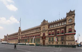 Refuerzan seguridad en Palacio Nacional ante convocatoria de la “Generaci&oacute;n Z”