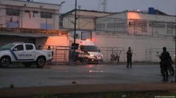 Ecuador traslada a los primeros 300 presos a megac&aacute;rcel tras matanza