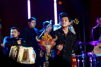 Christian Nodal lamenta que a parte de su equipo le negaran la visa para su gira en Estados Unidos