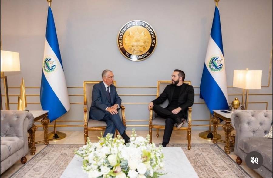 Salinas Pliego dialoga con Nayib Bukele sobre estrategias de seguridad