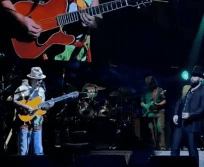 Carlos Santana y Car&iacute;n Le&oacute;n estrenan en vivo “Velas” en Las Vegas
