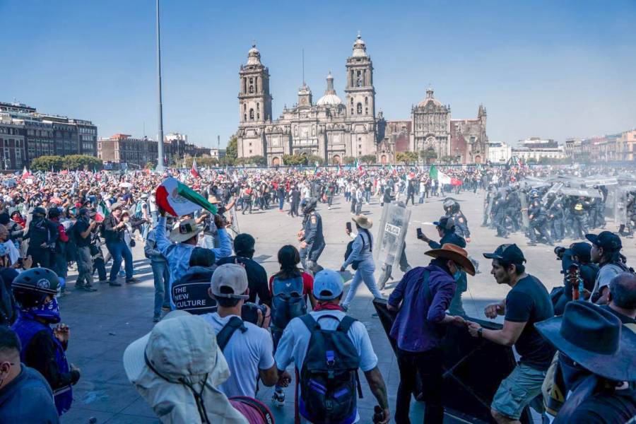 Investigan a detenidos de la marcha de la Generaci&oacute;n Z por presunta tentativa de homicidio