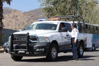 CJNG realiza bloqueos y quema de veh&iacute;culos tras operativo polic&iacute;aco en Michoac&aacute;n