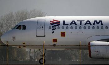 LATAM suspende m&aacute;s vuelos y afecta a otros 10.000 pasajeros por huelga de pilotos