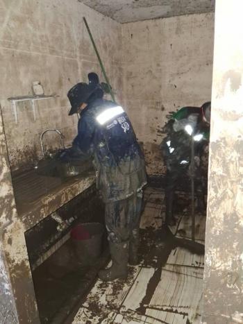 JUNIOR H IMPULSA BRIGADAS SAD BOYS EN POZA RICA, VERACRUZ, PARA AYUDAR A FAMILIAS AFECTADAS POR INUNDACIONES