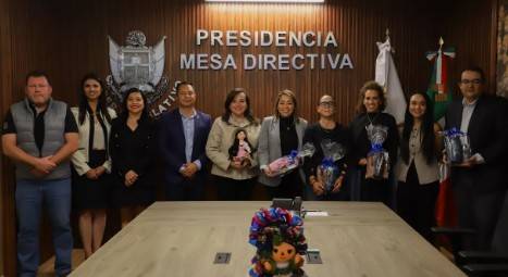 Rectora se re&uacute;ne con diputados locales para exponer situaci&oacute;n financiera de la UAQ