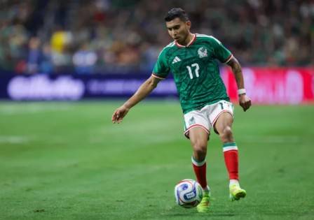México cae 1-2 y cierra el año entre abucheos