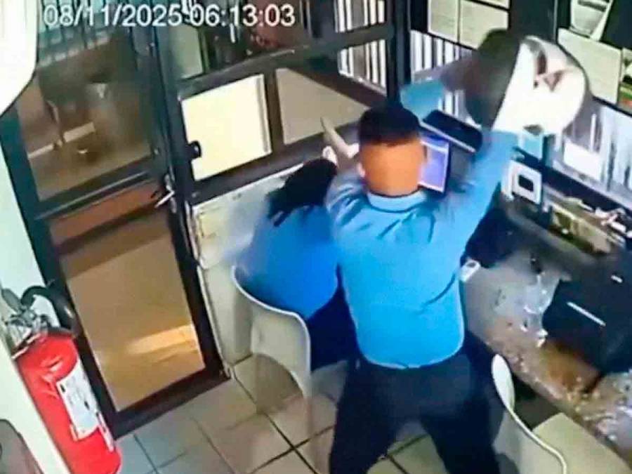 Portera es agredida con casco por compañero en condominio de Brasil; autoridades investigan